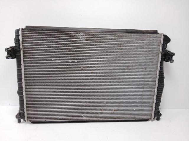 Chłodnica silnika 2Q0121253K VAG