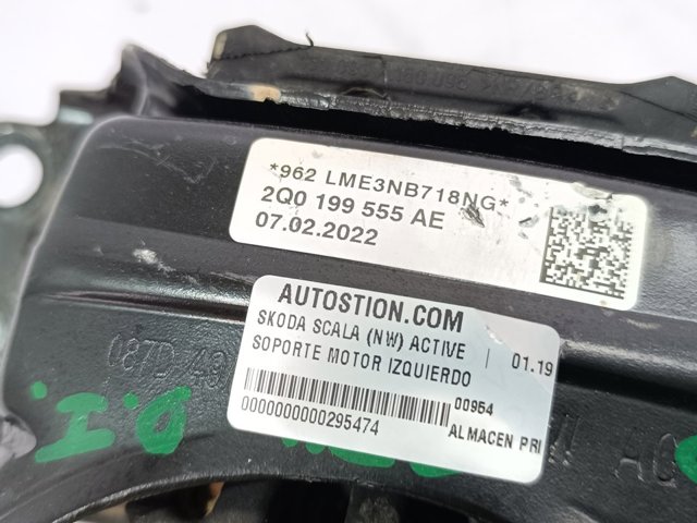 Poduszka (podpora) silnika lewa 2Q0199555AE VAG