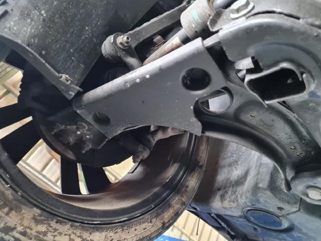 Wahacz zawieszenia przedniego dolny prawy 2Q0407152D VAG