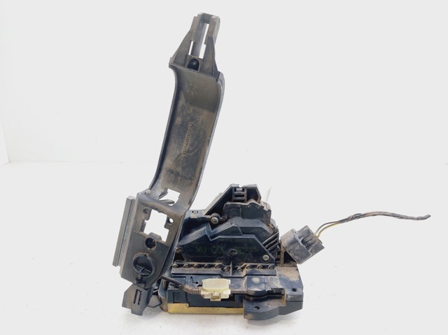 Zamek drzwi tylnych prawych 2S4AA26412BB FORD