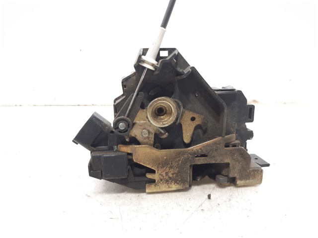Zamek drzwi tylnych prawych 2S4AA26412BB FORD