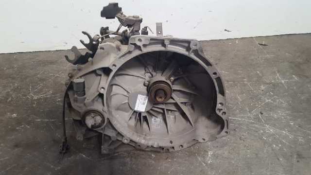 Mechaniczna skrzynia biegów w komplecie 2S4R7002PA FORD