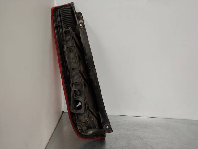 Lampa zespolona tylna prawa zewnętrzna 2S5113A602B FORD