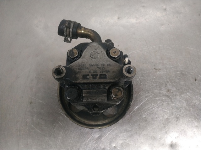 Pompa wspomagania hydraulicznego kierownicy 2S6C3A696DC FORD