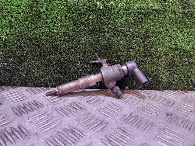 Wtryskiwacz paliwa 2S6Q9F593BE FORD