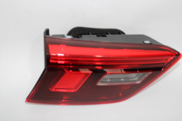 Lampa zespolona tylna prawa wewnętrzna 2SA012520 VAG