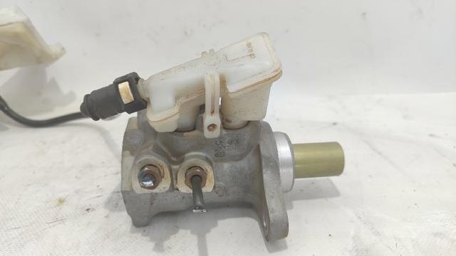 Zbiorniczek głównego cylindra hamulcowego (płynu hamulcowego) Ford Connect TC7