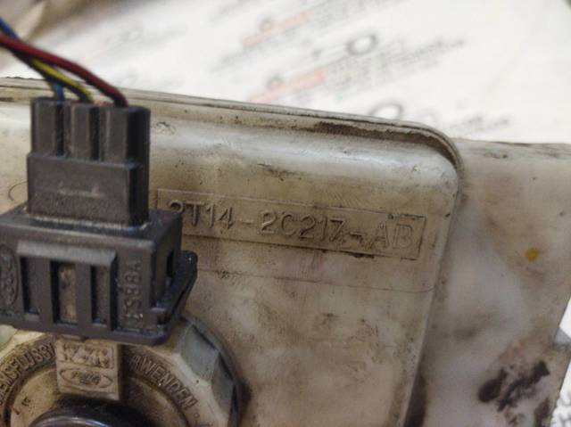 Zbiorniczek głównego cylindra hamulcowego (płynu hamulcowego) Ford Connect TC7