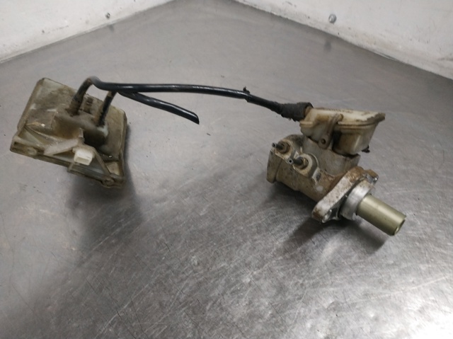 Zbiorniczek głównego cylindra hamulcowego (płynu hamulcowego) Ford Connect TC7