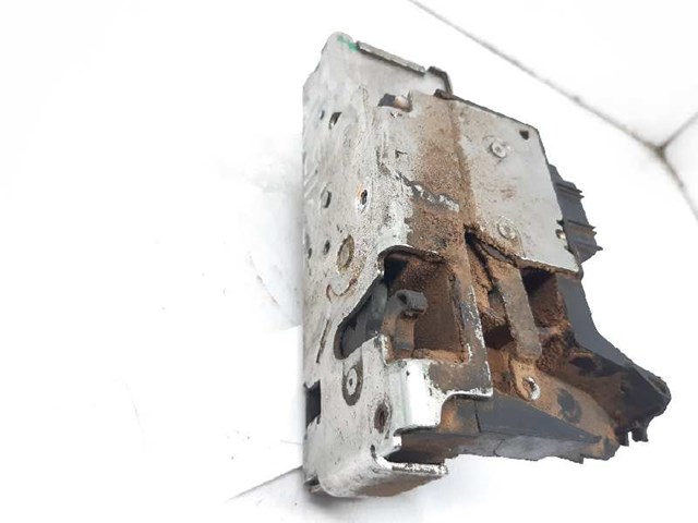 Zamek drzwi przednich prawych 2T1AV21812AE FORD