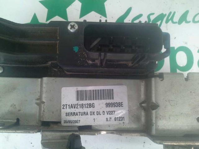 Zamek drzwi przednich prawych 2T1AV21812BG FORD