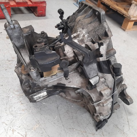 Mechaniczna skrzynia biegów w komplecie 2T1R7002BE FORD
