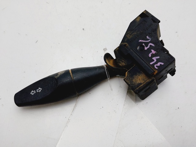 2T1T13335AB Ford