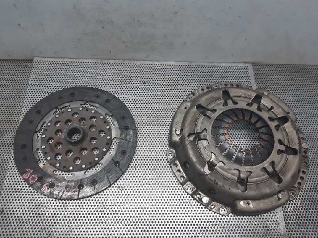 Tarcza sprzęgła 30100AU600 NISSAN