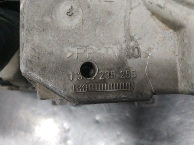 Reflektor prawy 301048302 VAG