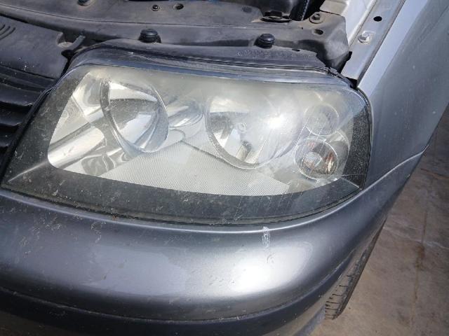Reflektor lewy 301182211 VAG