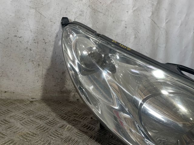 Reflektor prawy 301213204 PEUGEOT