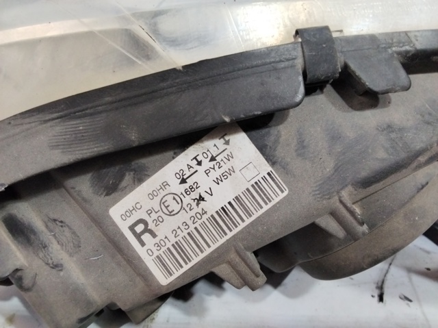 Reflektor prawy 301213204 PEUGEOT