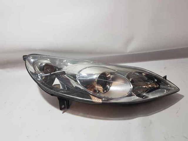 Reflektor prawy 301213272 PEUGEOT