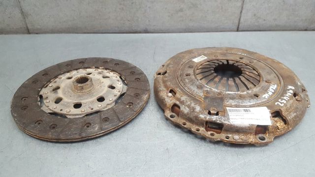 Zestaw sprzęgła (3 części) 302052965R RENAULT