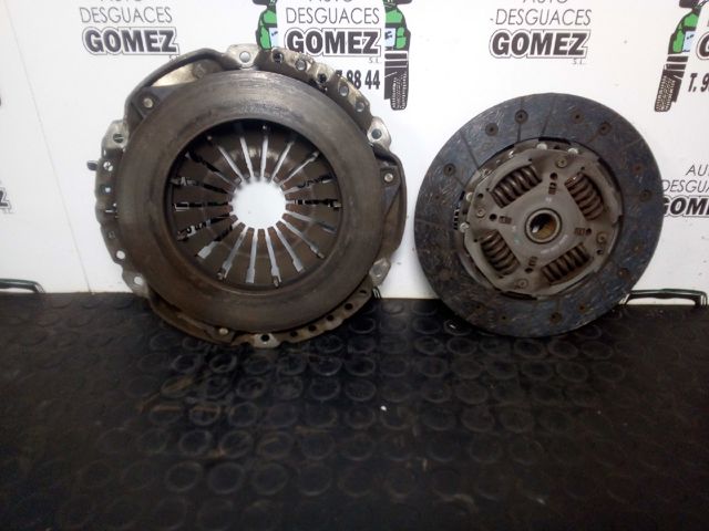 Zestaw sprzęgła (3 części) 302058324R RENAULT