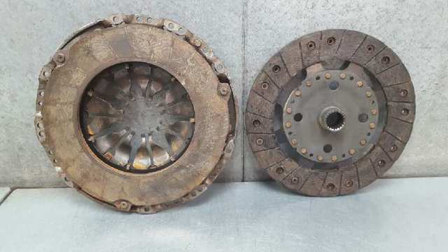 Zestaw sprzęgła (3 części) 302104374R RENAULT