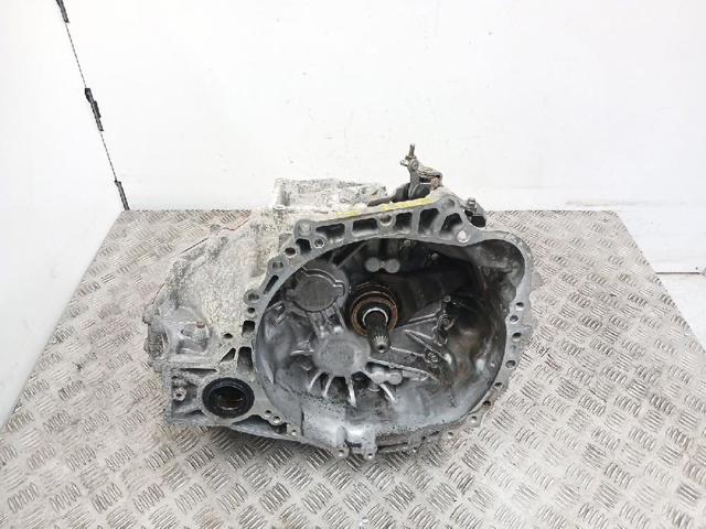 Mechaniczna skrzynia biegów w komplecie Toyota Auris E15