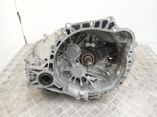 Mechaniczna skrzynia biegów w komplecie Toyota Auris E15