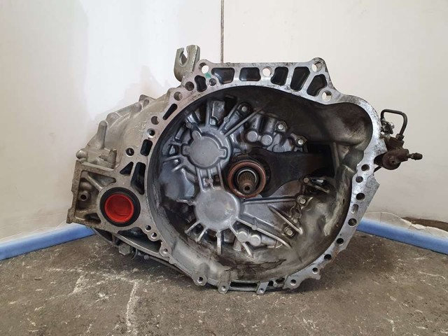 Mechaniczna skrzynia biegów w komplecie do Toyota Avensis T27