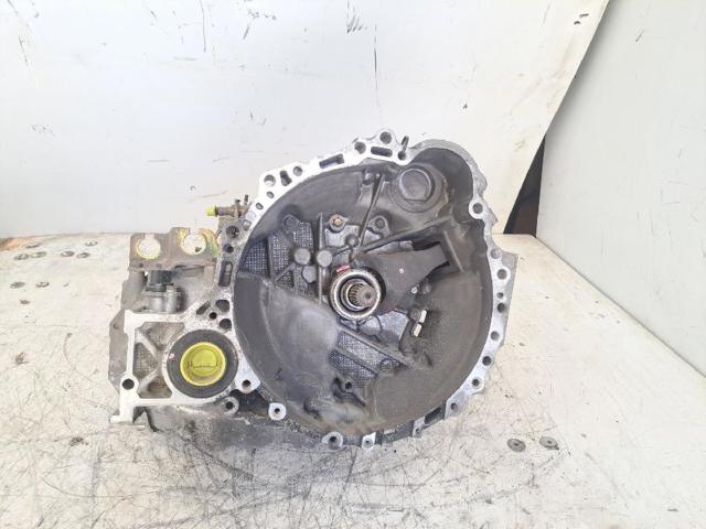 Kupić Mechaniczna skrzynia biegów w komplecie Toyota Avensis  T22 w dobrej cenie