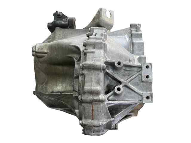 Mechaniczna skrzynia biegów w komplecie 303002D141 TOYOTA