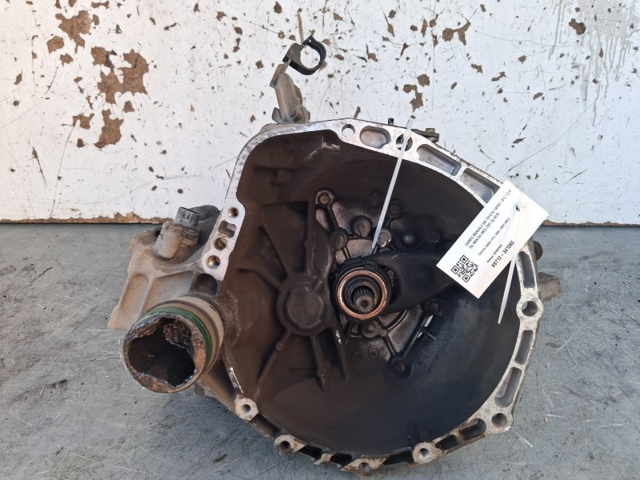 Kupić Mechaniczna skrzynia biegów w komplecie Toyota Yaris  P10 w dobrej cenie