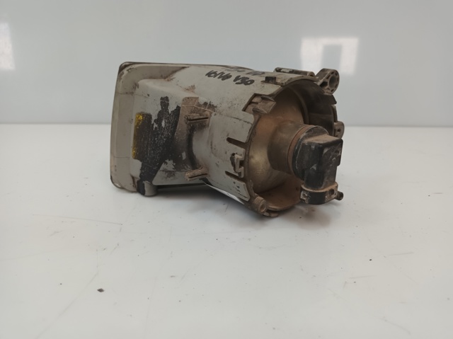 Lampa przeciwmgielna prawa 305075002 VOLVO
