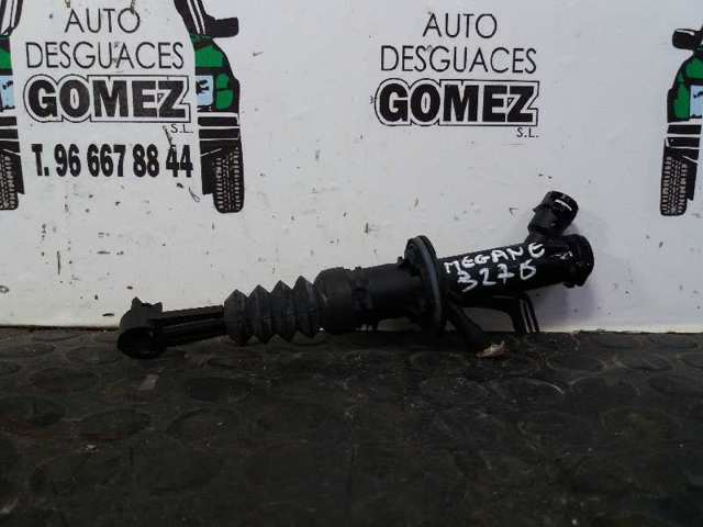 Cylinder sprzęgła główny 306101808R RENAULT