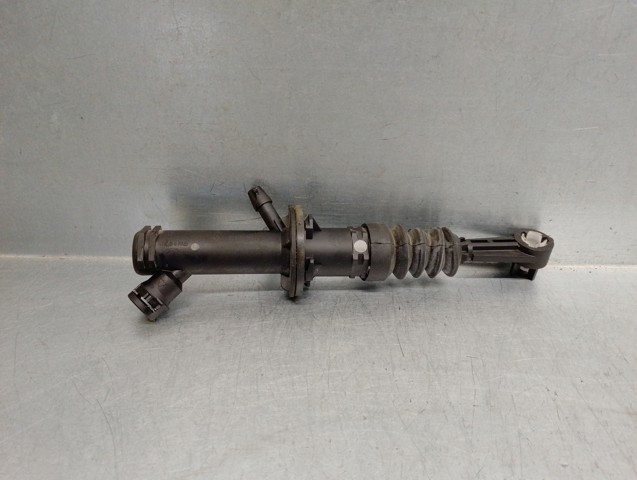 Cylinder sprzęgła główny 306101808R RENAULT