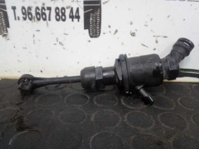 Cylinder sprzęgła główny 306101KA1A NISSAN