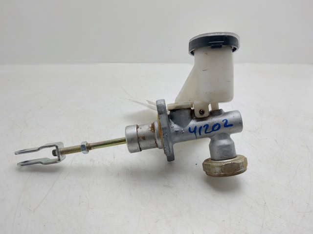 Cylinder sprzęgła główny 306103S10B NISSAN