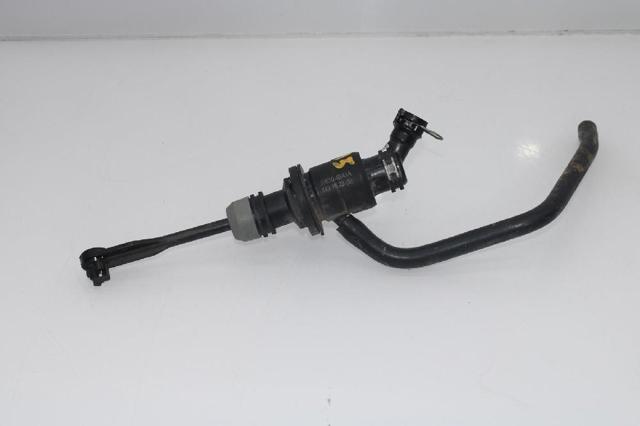 Cylinder sprzęgła główny 306104BA1A NISSAN