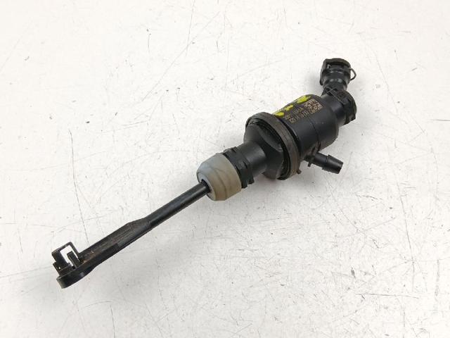 Cylinder sprzęgła główny 306104BA1A RENAULT