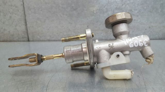 Cylinder sprzęgła główny 306105M00A NISSAN