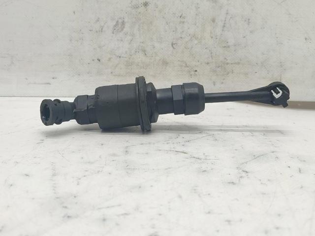 Cylinder sprzęgła główny 306109U100 NISSAN