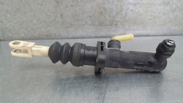 Cylinder sprzęgła główny Volvo V40 VW