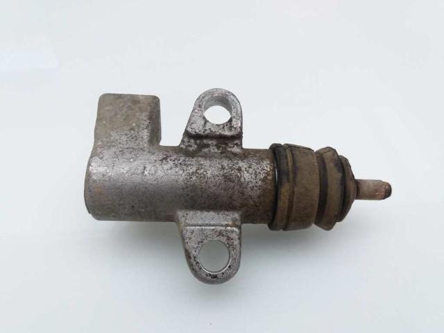 Cylinder roboczy sprzęgła 3062048P0A NISSAN