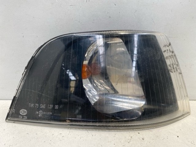Kierunkowskaz prawy 30621832 VOLVO