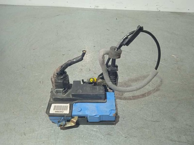 Zamek drzwi przednich prawych 30663042 VOLVO