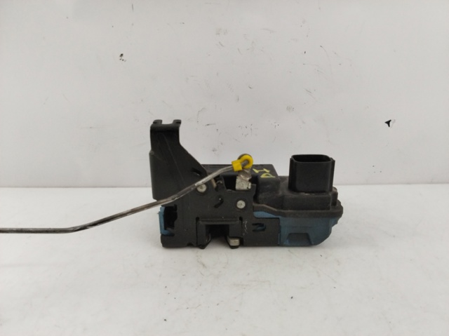 Zamek drzwi przednich prawych 30663042 VOLVO