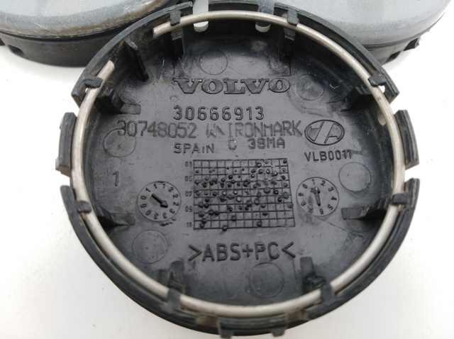 Kołpak do obręczy koła 30666913 VOLVO