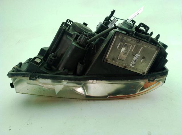 Reflektor prawy 30678187 VOLVO