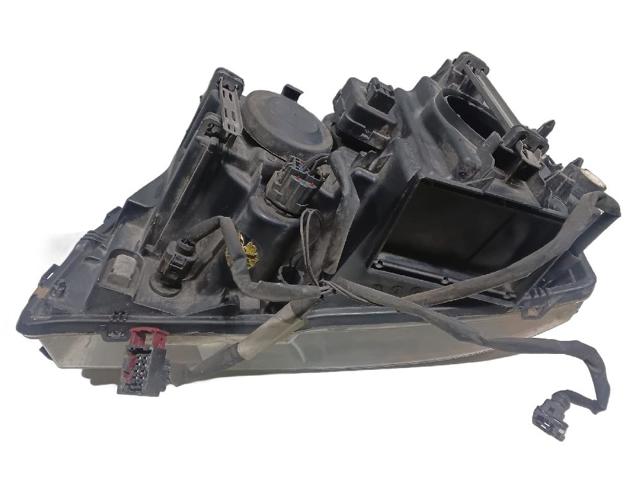 Reflektor prawy 30678587 VOLVO