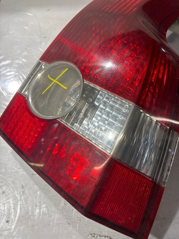 Lampa zespolona tylna prawa 30678751 VOLVO